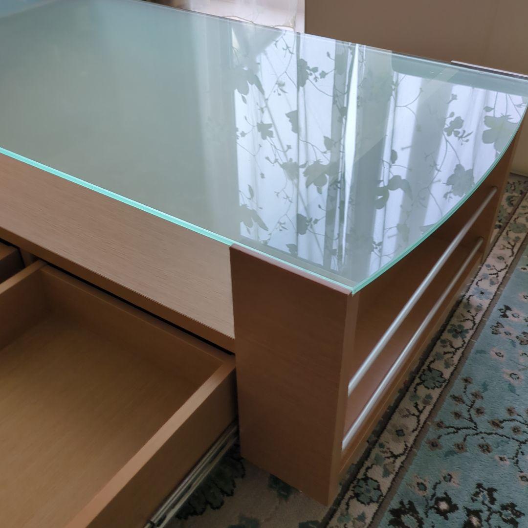 大塚家具：モダンセンターテーブル ガラス・木材製