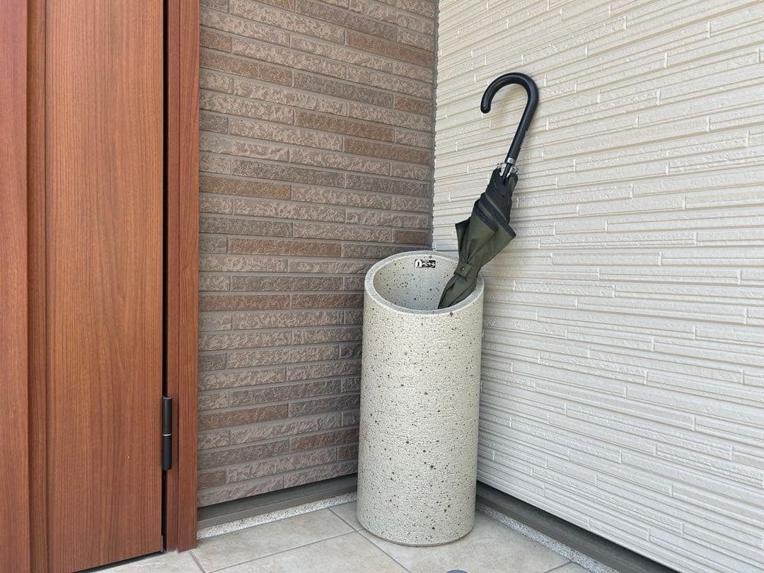 岩尾磁器 IWAO VESSELA イワオベセラ イワオジキ 有田焼き 傘立て