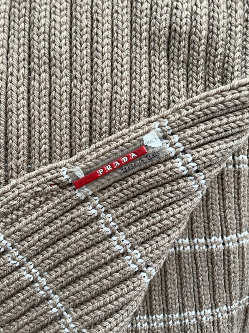 PRADAマフラーベージュ