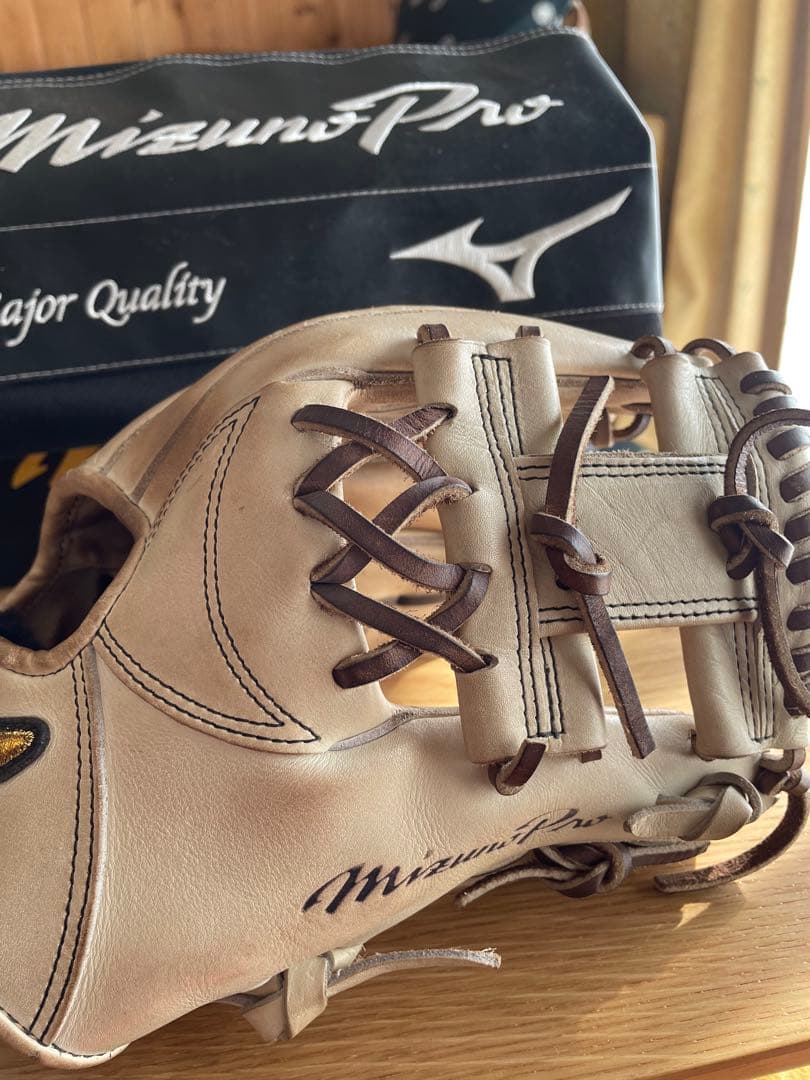 Mizuno Pro 硬式グローブ ベージュ　専用袋と箱付き　中古品