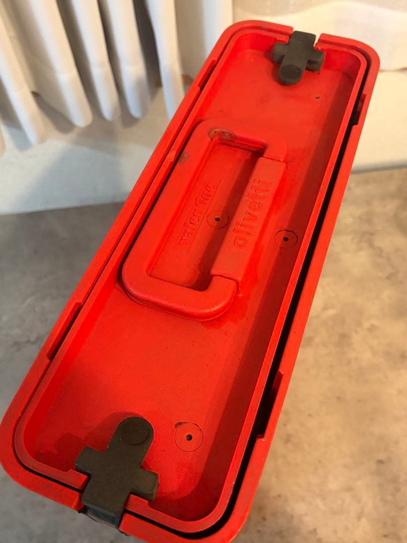 Olivetti Valentine オリベッティ タイプライター 赤バケツ