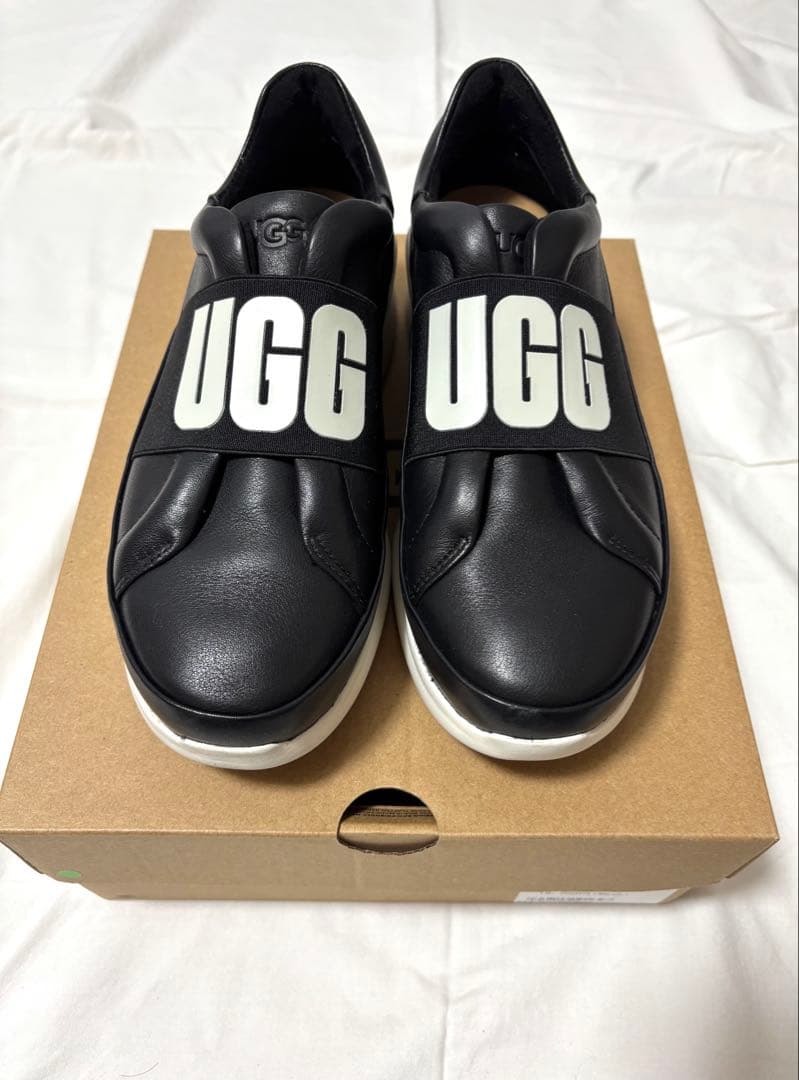 値下げしました！UGG ブラック スリッポンスニーカー