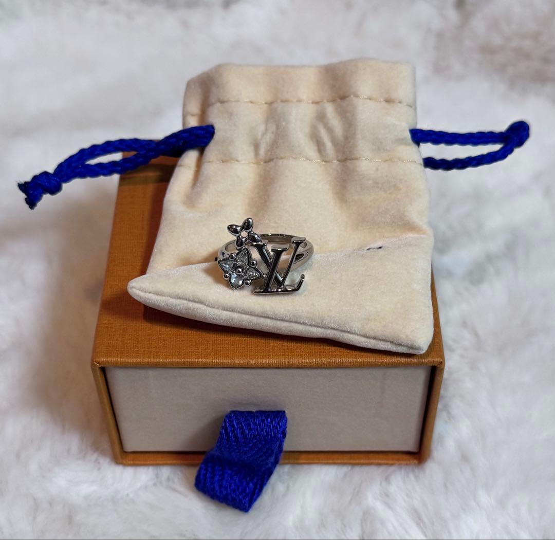 Louis Vuitton ロゴリング シルバー レディース