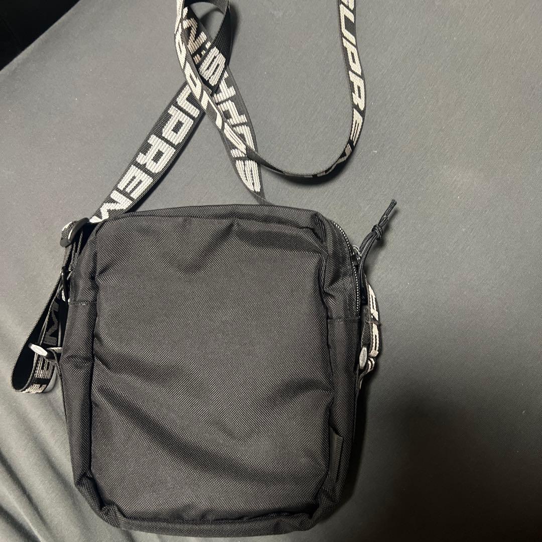 シュプリーム　ショルダーバック