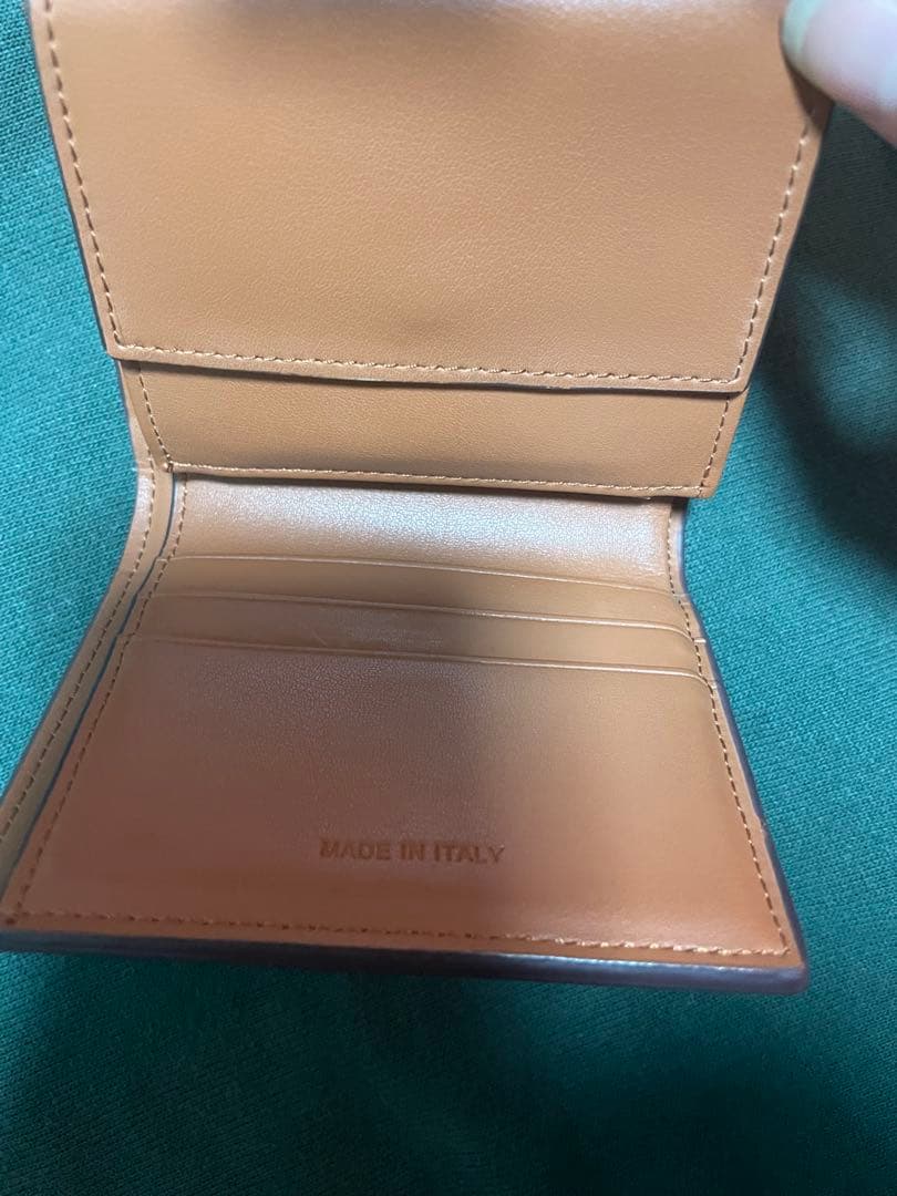 r*j様 三つ折り財布 ベージュとブラウン