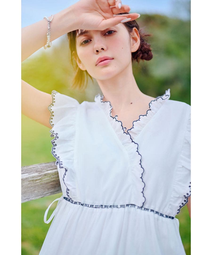 エンブロイダリーフリルティアードワンピース