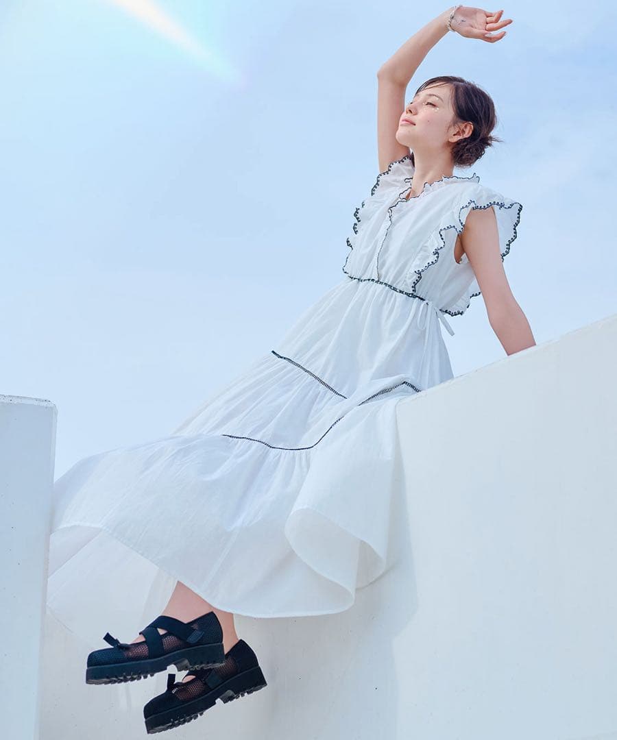 エンブロイダリーフリルティアードワンピース