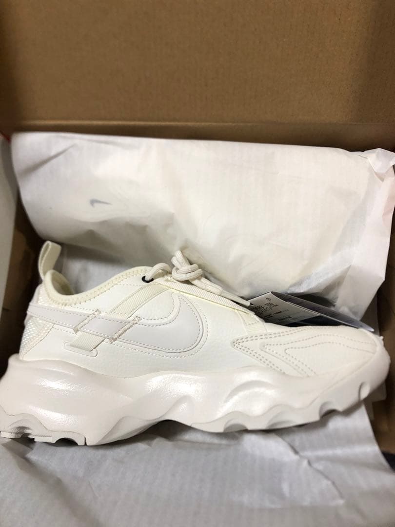 新品未使用　タグ付き　NIKE tc7900 スニーカー 23.5cm ナイキ