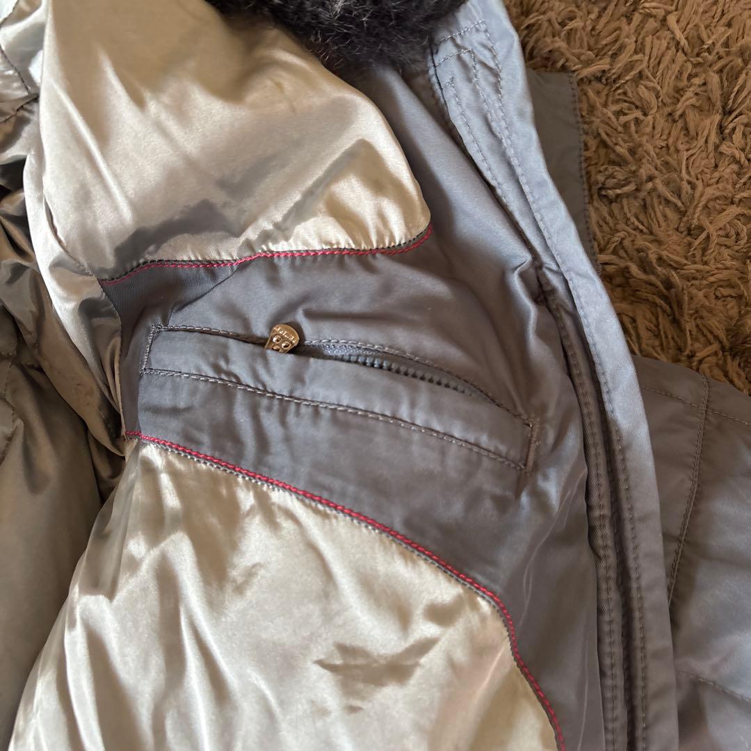 PEUTEREY グレー ダウンジャケット　42サイズですが細身の為日本M位です