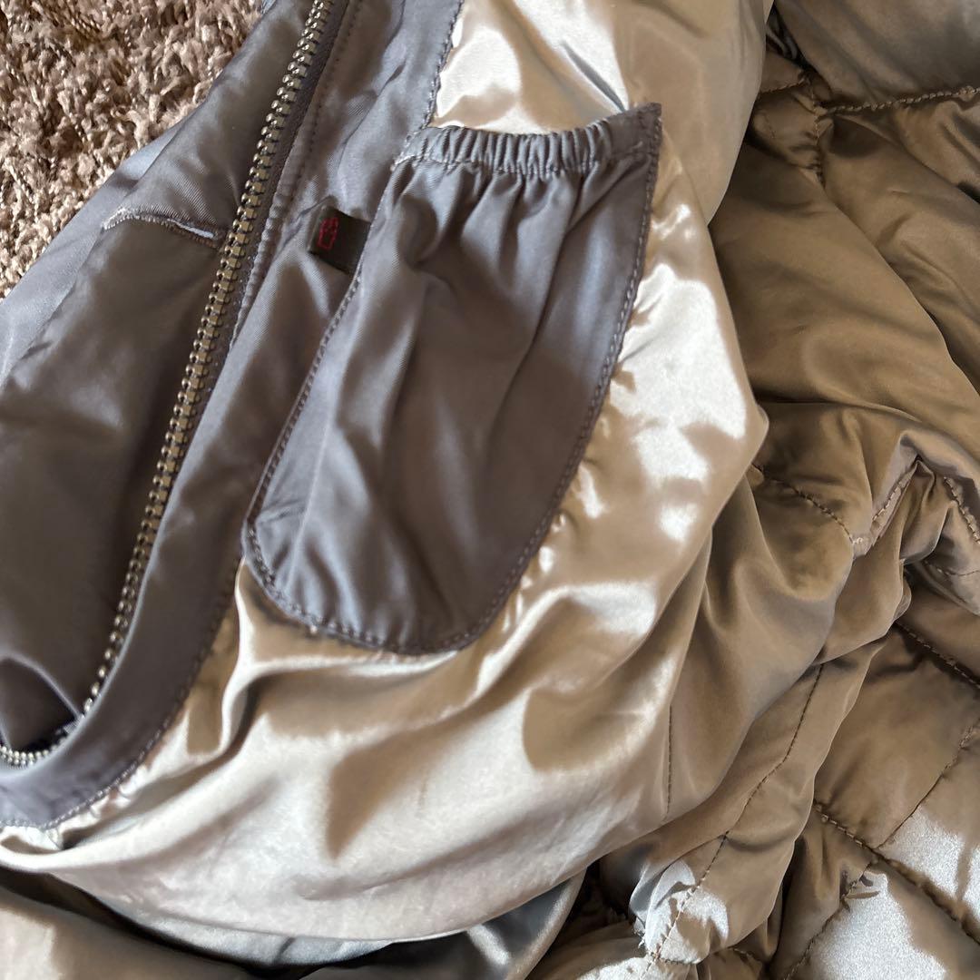 PEUTEREY グレー ダウンジャケット　42サイズですが細身の為日本M位です