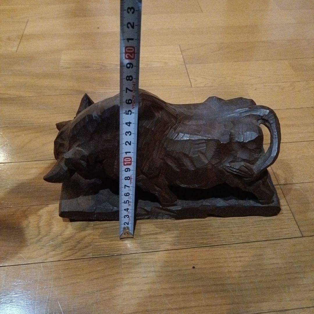 西田秀　力闘　牛　木彫