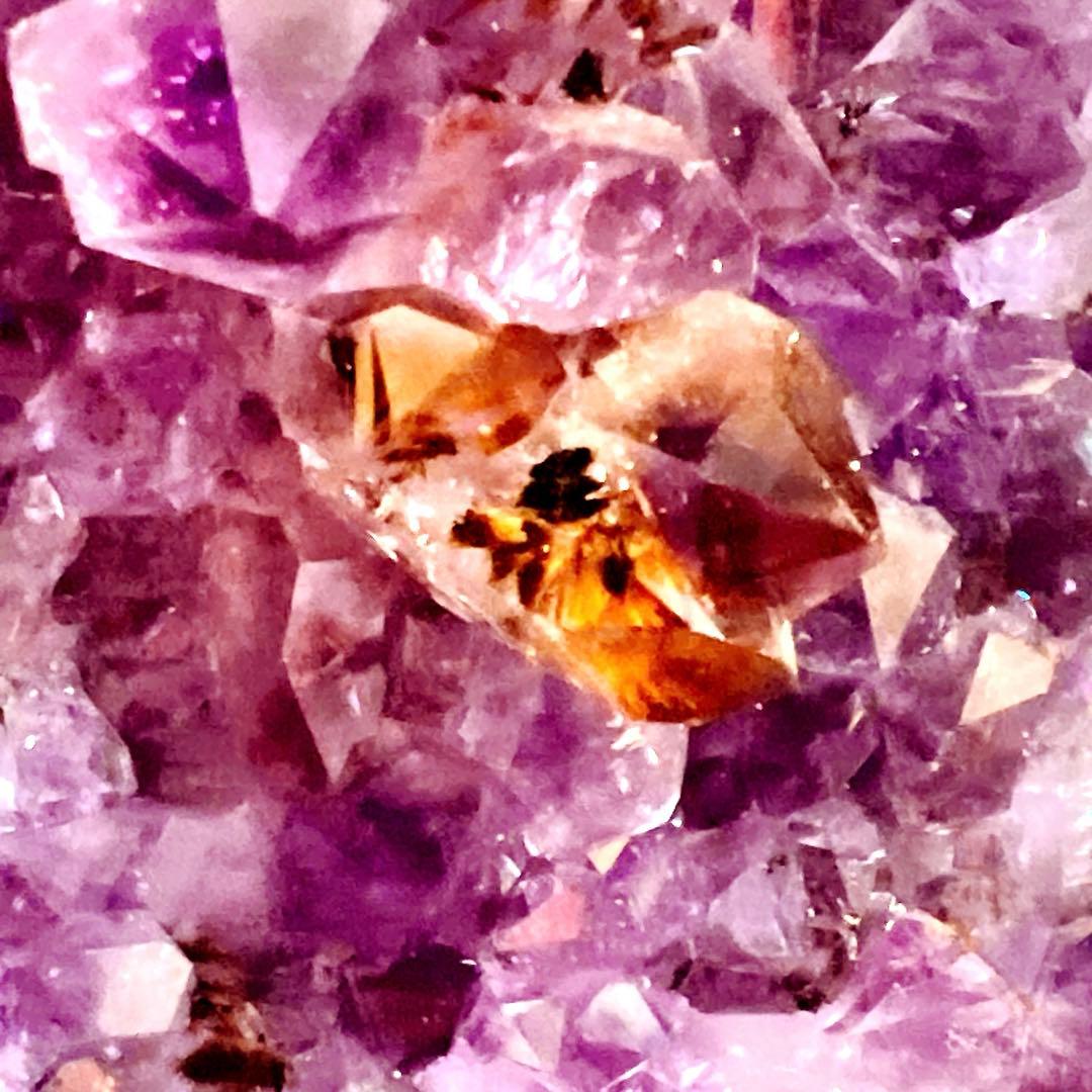 アメジストドーム　天然石　大型　高さ54cm 横幅23.5cm 奥行き22cm