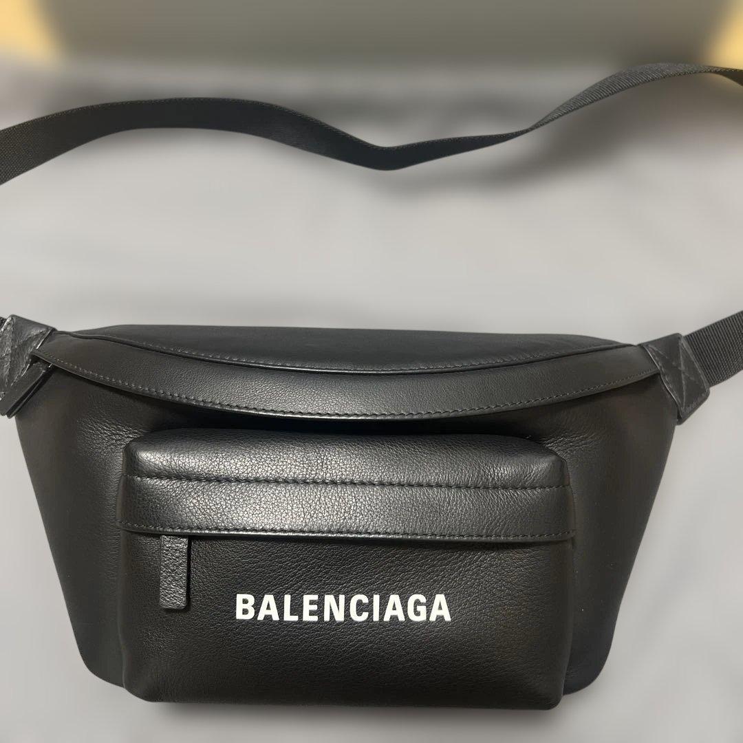 再値下げ！BALENCIAGA エブリデイ　ボディバッグ