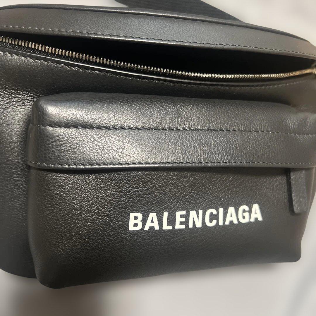 再値下げ！BALENCIAGA エブリデイ　ボディバッグ