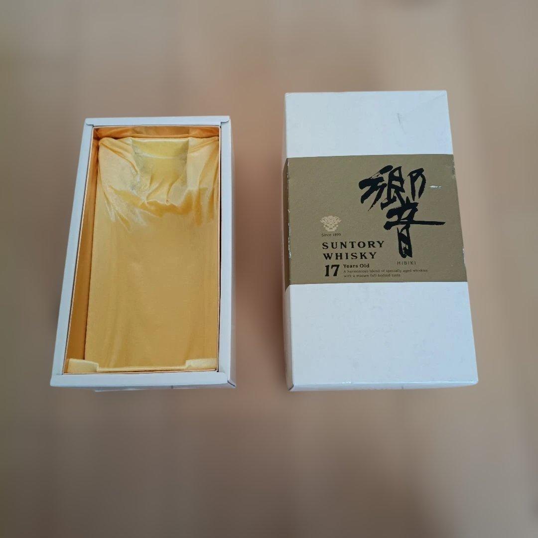 サントリー 響 17年 ゴールドラベル 化粧箱付き