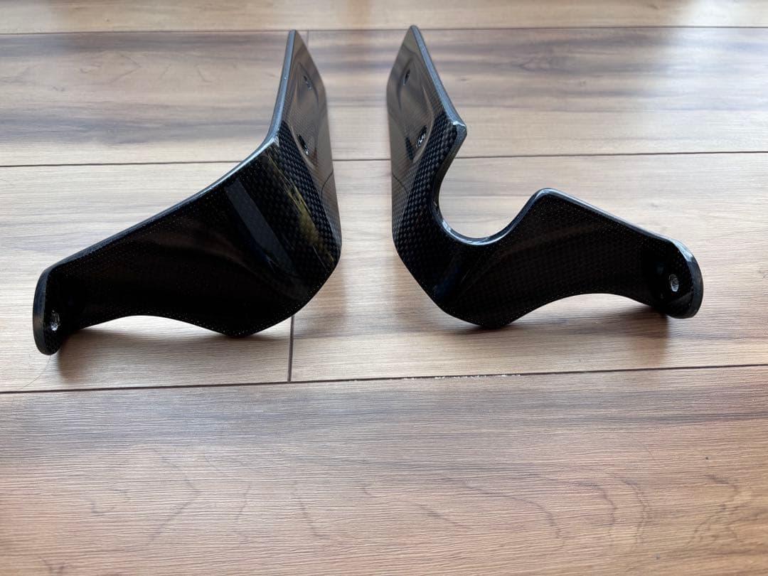 Z900RS用　ストライカー　カーボンラジエターサイドシュラウド　左右セット