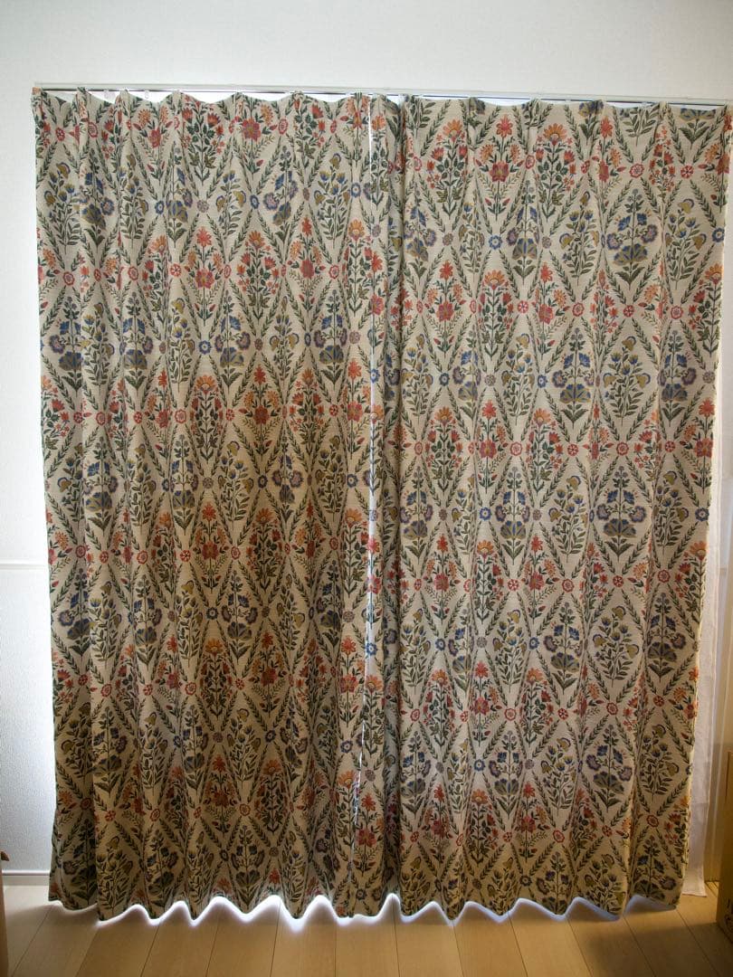 「ニトリ 遮光1級 遮熱カーテン PK129 100×200cm 2枚組 花柄」