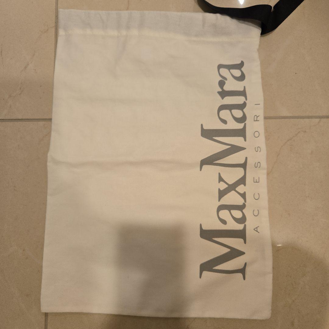 Maxmara シルクスカーフ