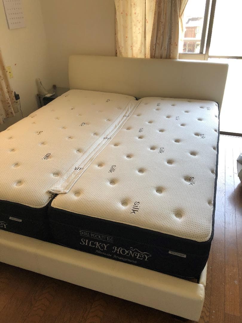 ホテタイプ　クイーンベッド　ニトリにて特注上下２重シルクタイプ！