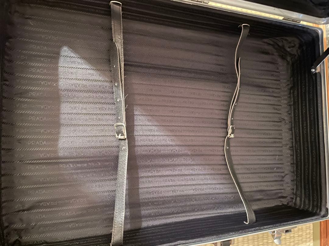 貴重！リモワ×プラダコラボ シルバー アルミキャリーケース