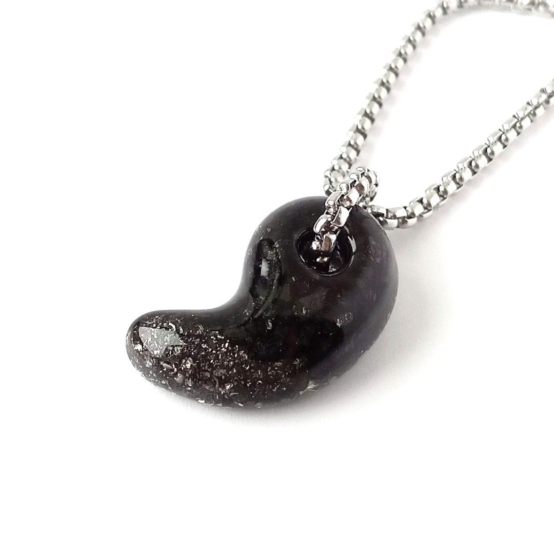 勾玉オルゴナイト｜ギベオンなどの鉄質隕石とエリートシュンガイトを使った強力お守り