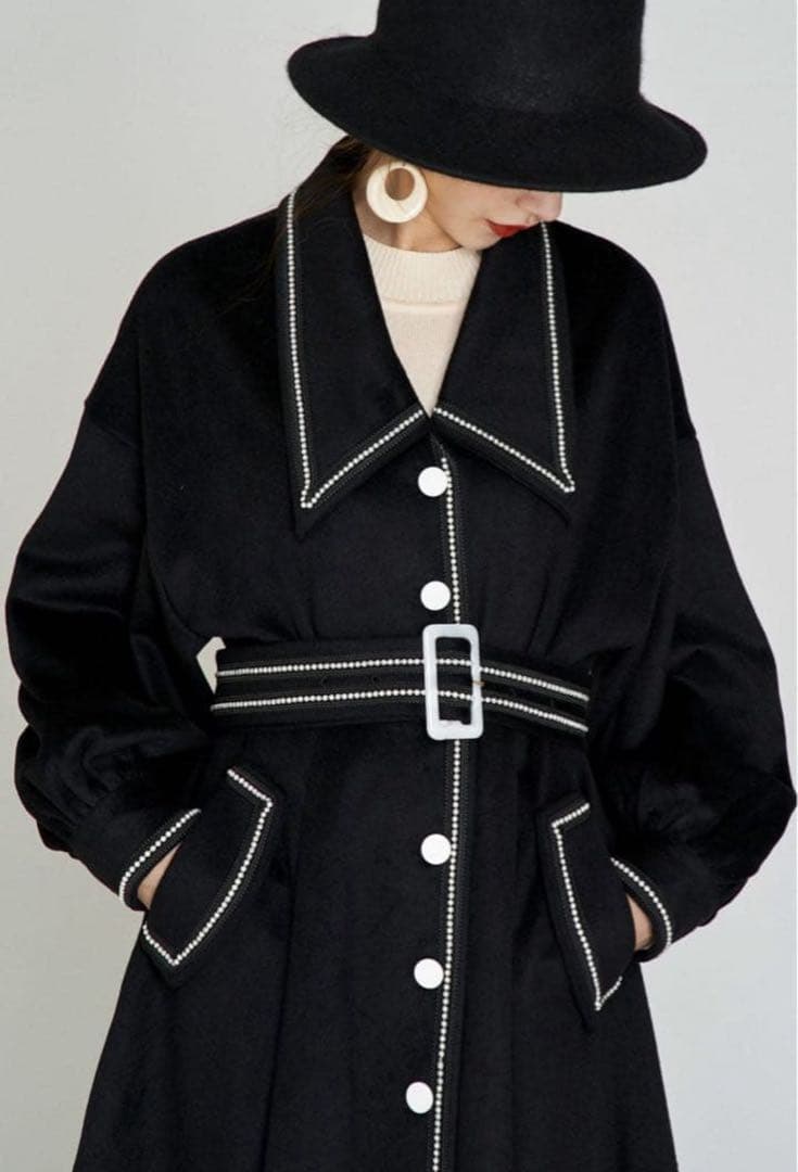 トゥエンティーズ 名入れされた懐中時計 コート ブラック M Tnewties