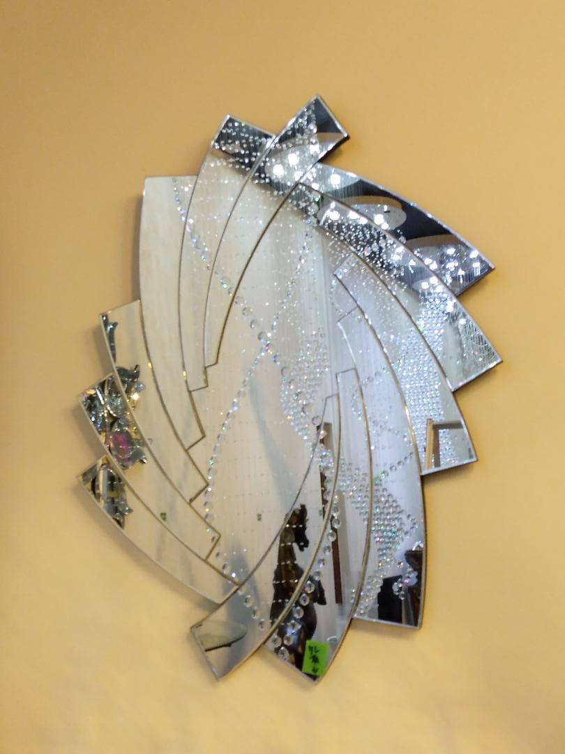 展示品　訳アリ　デザイン ウォールミラー 枯れ葉形 リビングスタジオ 鏡