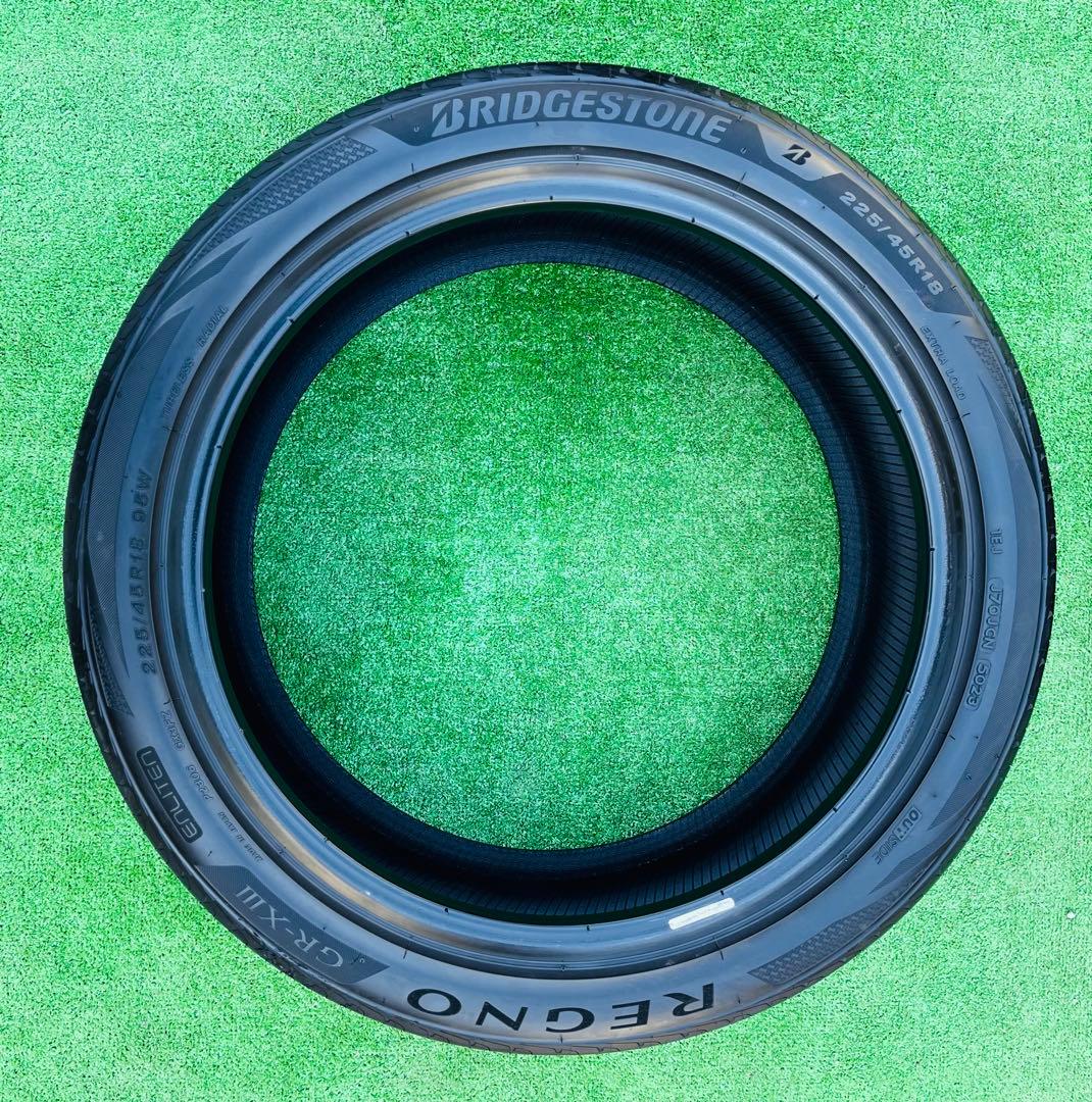 225/45 R18 BRIDGESTONE REGNOラジアルタイヤ2023年