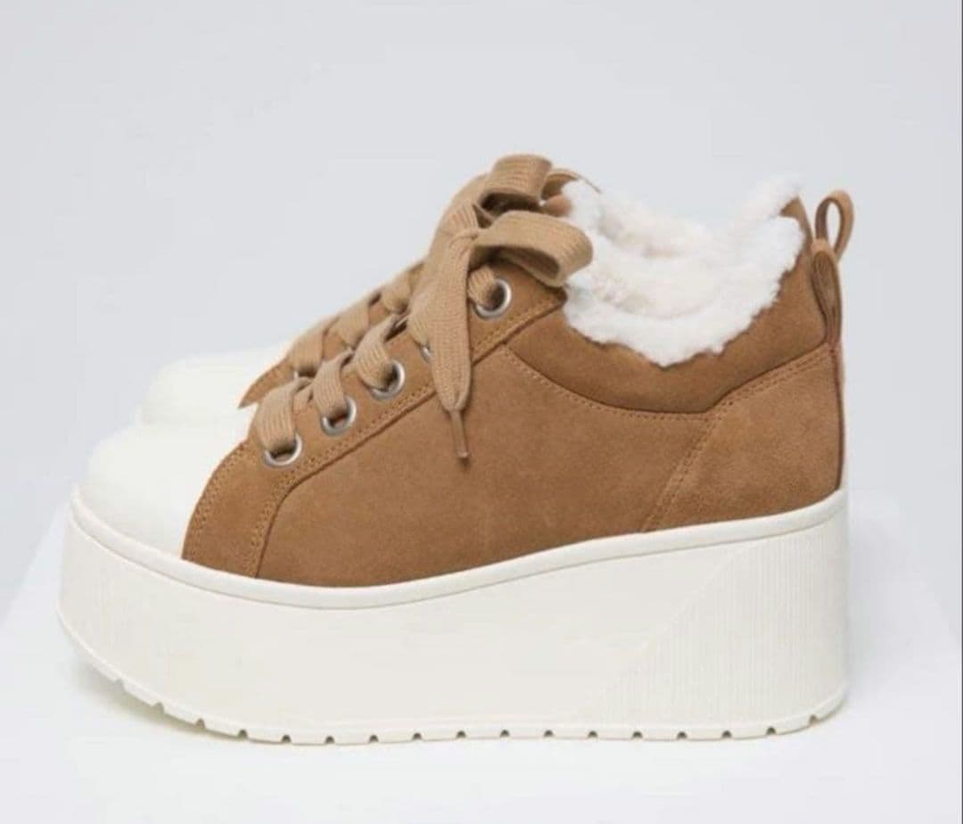 【新品未開封】鈴木亜美さん platfom suede sneaker 鈴木あみ