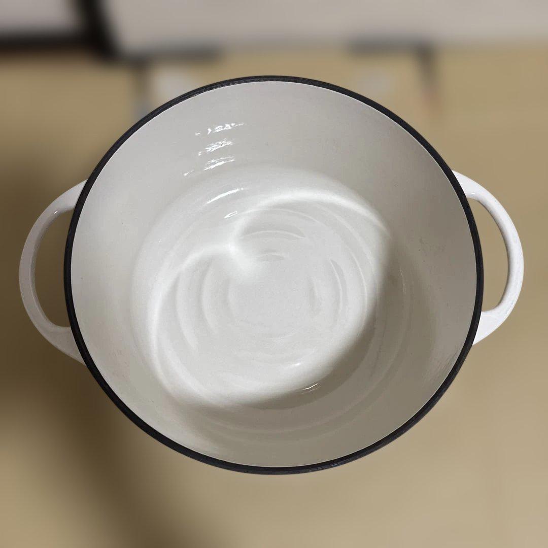 バーミキュラオーブンポット26センチ　ホワイト