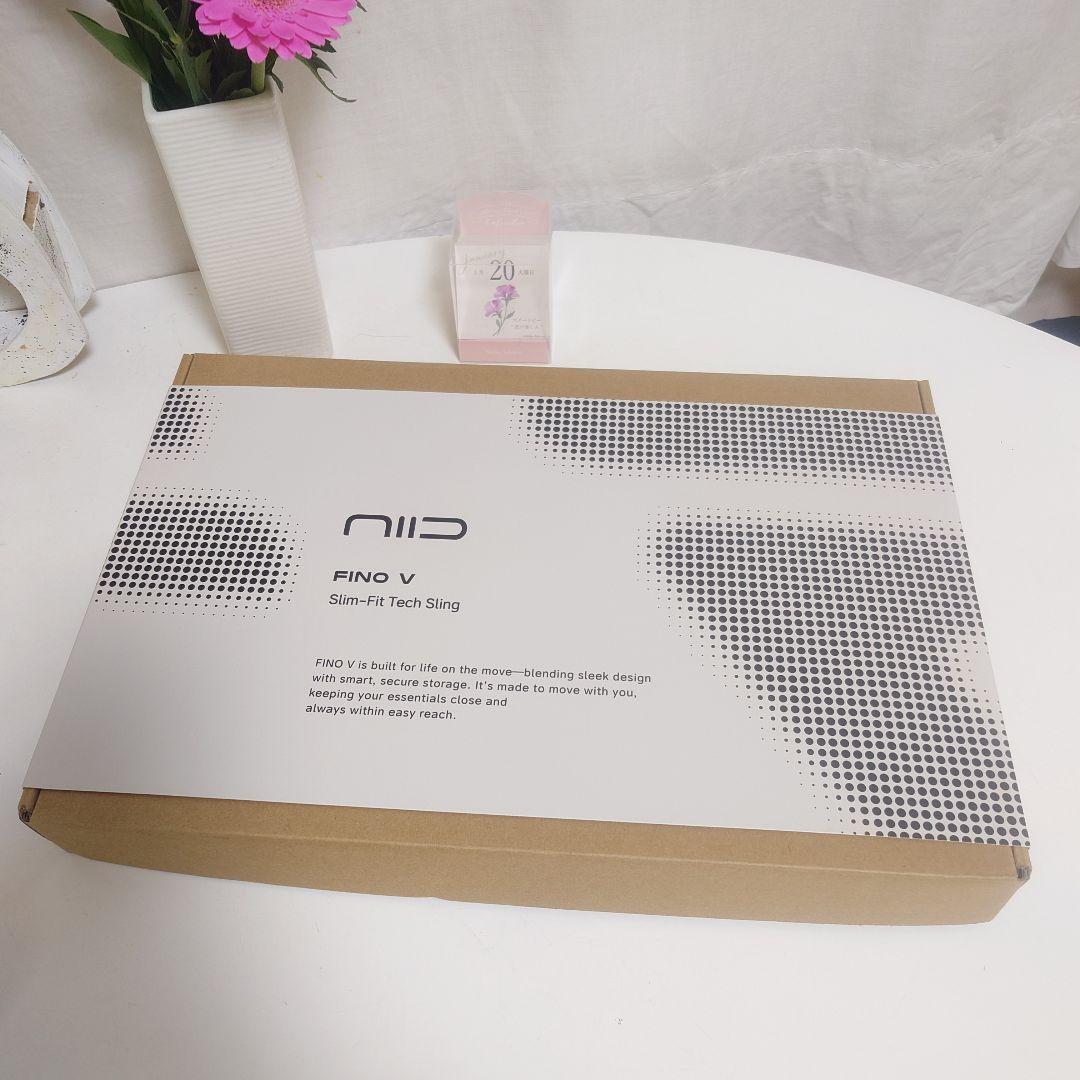 NIID FINO V 多機能スリングバッグ black