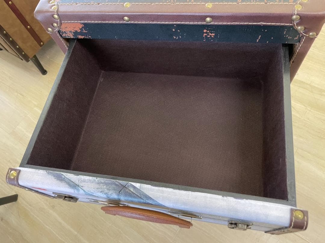 4段チェスト　棚　インダストリアル　収納　引出し　バンクシー　ペイント　レトロ