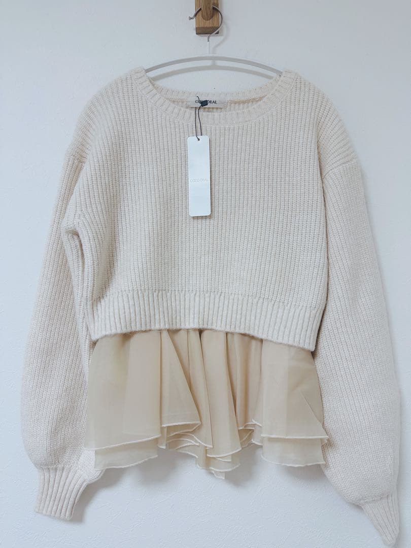 ココディール　ペプラムブラウス×パフスリーブニットセット