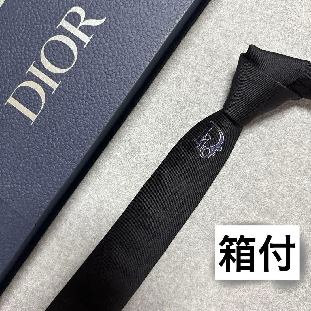 極美品　箱付　ディオール　ネクタイ　黒　無地　ワンポイントロゴ
