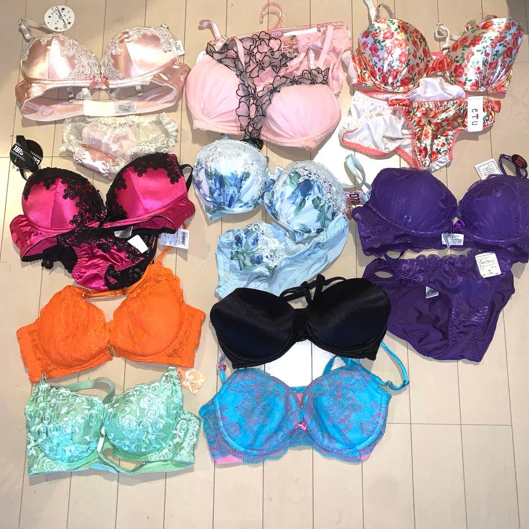 ☆新品未使用品☆ブラジャー＆ショーツまとめ売り計19点！！さらにおまけ！？
