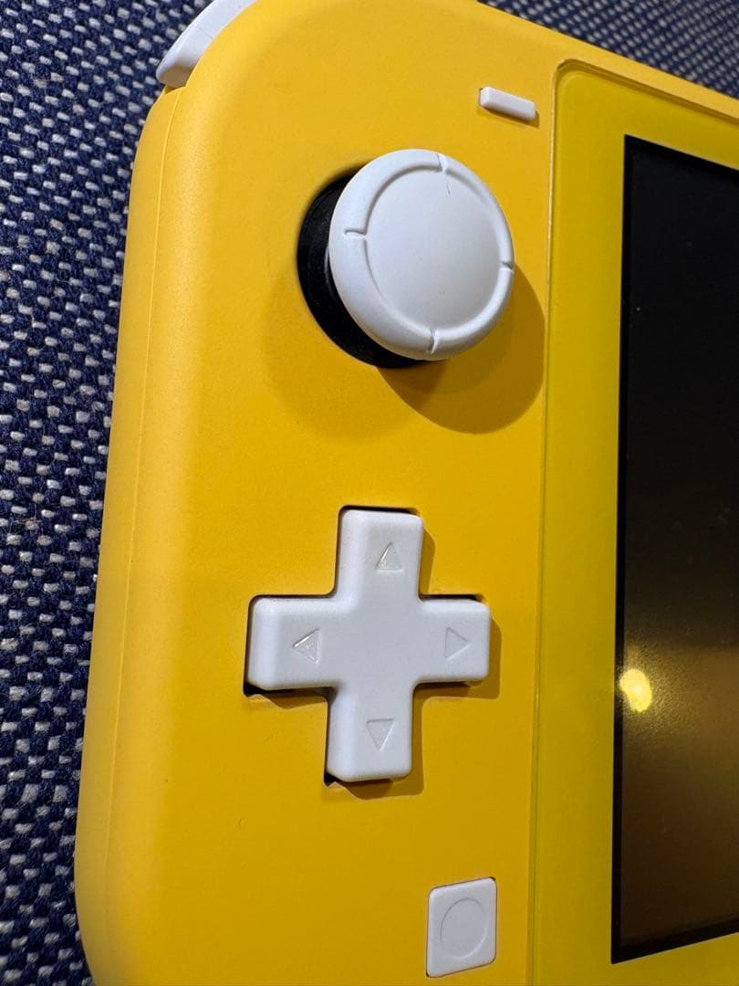 Nintendo Switch Lite イエロー 本体 箱 充電器付き