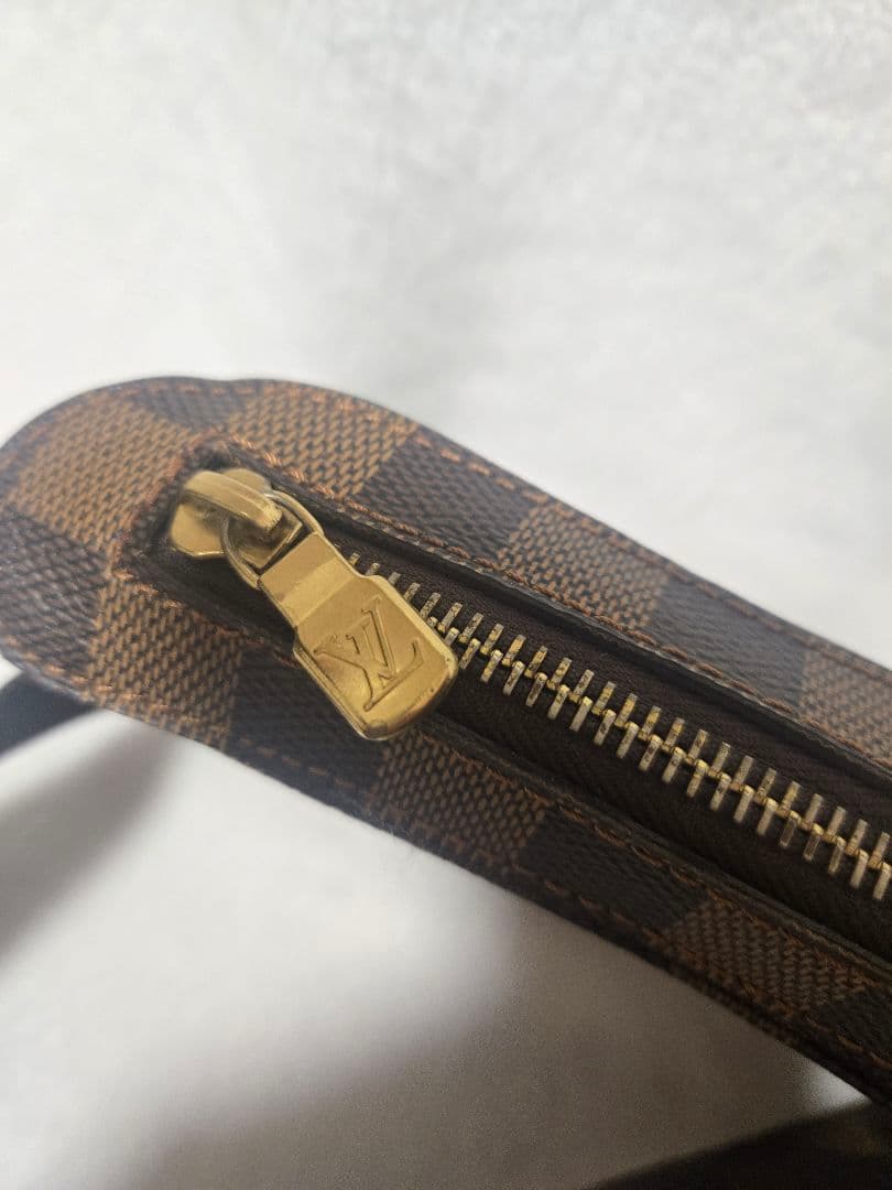 ヴィトン　ダミエ　ボディバッグ