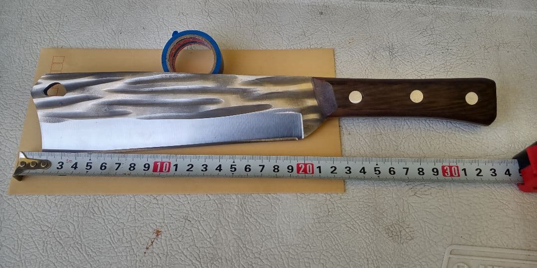 骨切り包丁 波模様鋼 20cm 木製ハンドル約６００g有ります