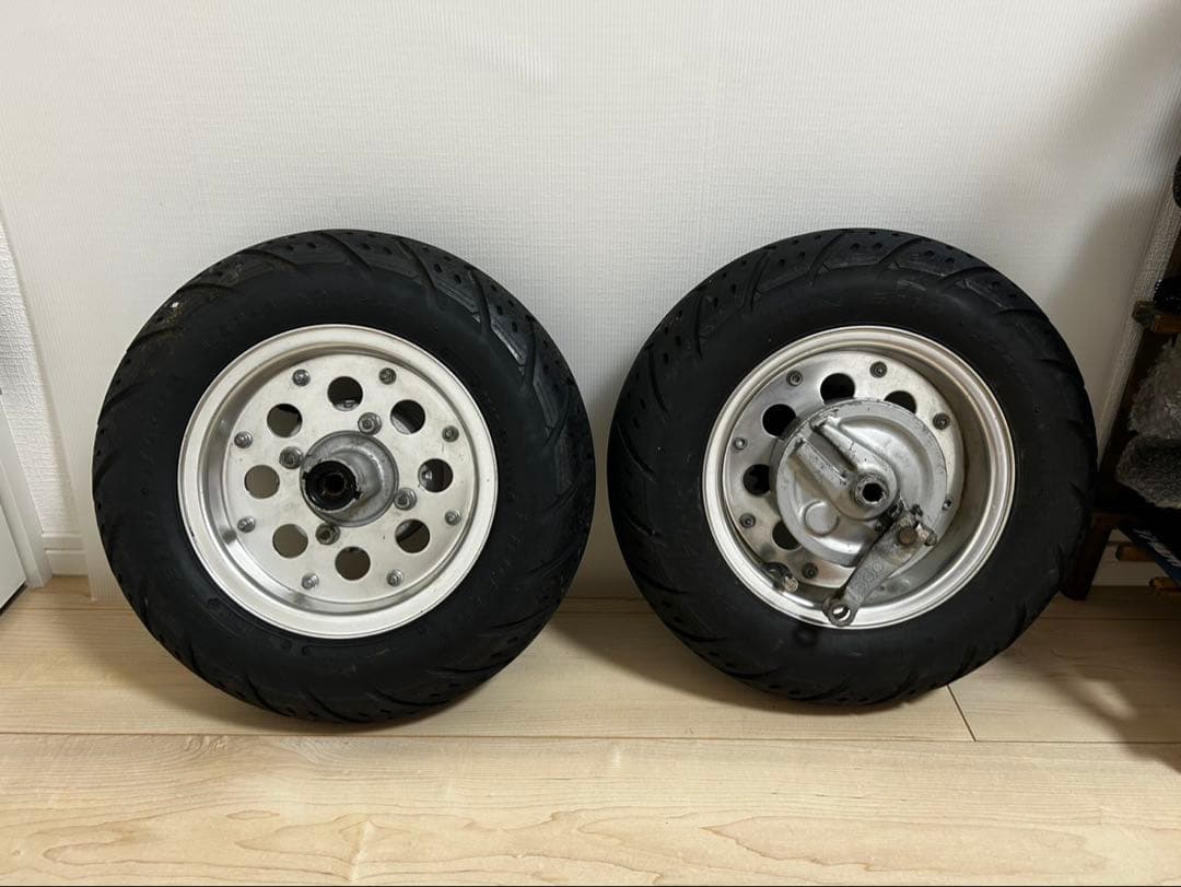 モンキー、ゴリラタイヤ前後ホイールセットハブ付き８インチ