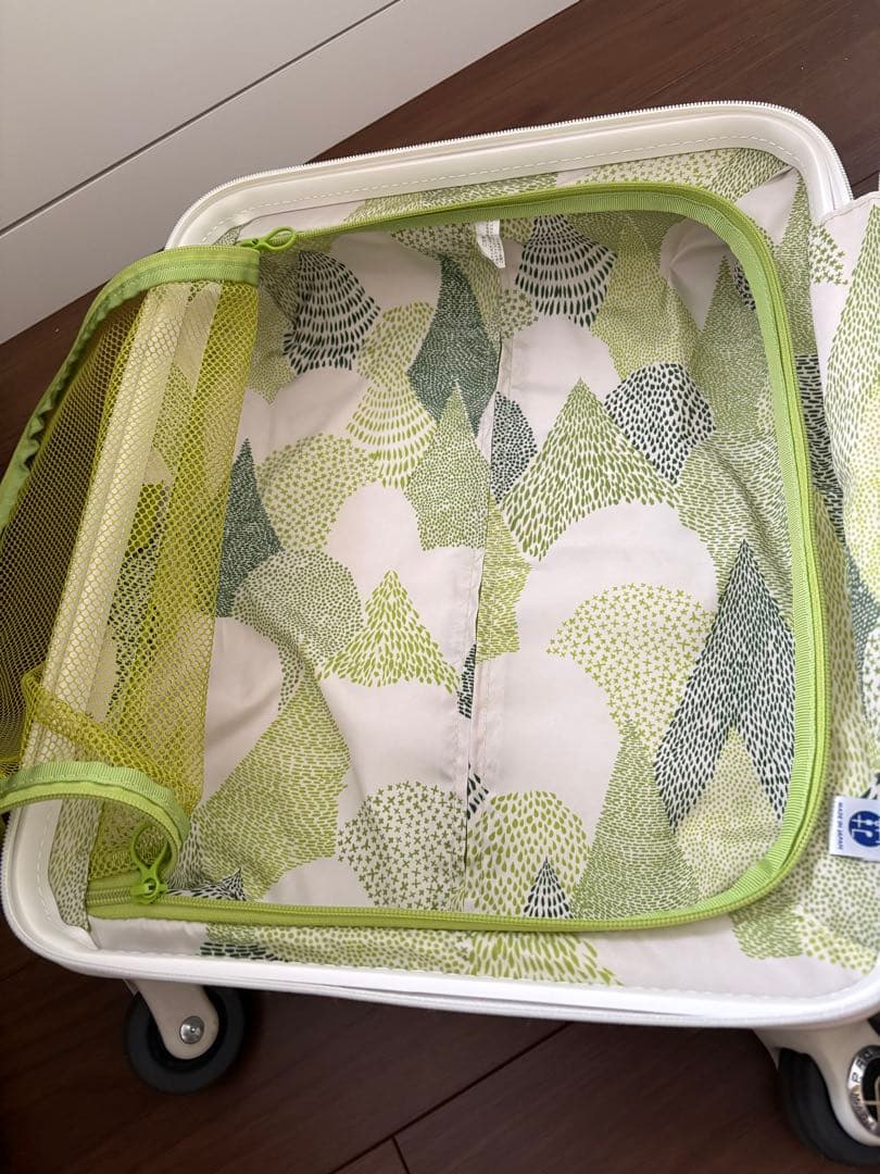 プロテカ　ホワイト　スーツケース　ロッカーサイズ22L