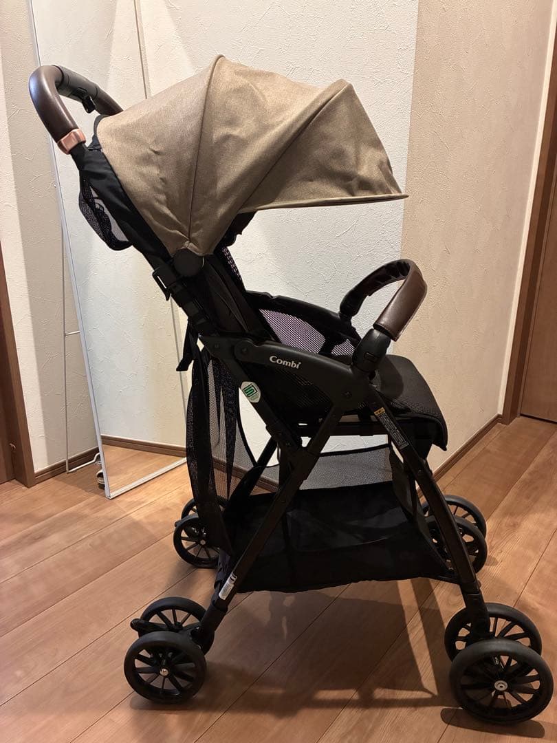 週末限定値下げ!【人気色】美品　Combi ミーデグレージュ（DG） ベビーカー