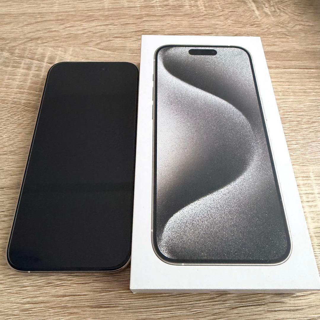 【美品】Apple iPhone 15Pro シルバー