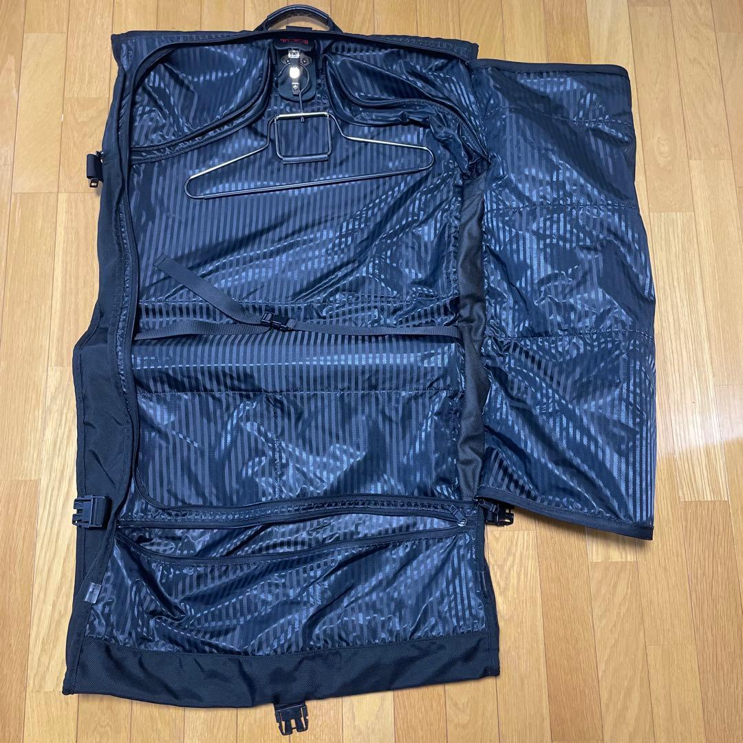 TUMI スーツ専用バッグ
