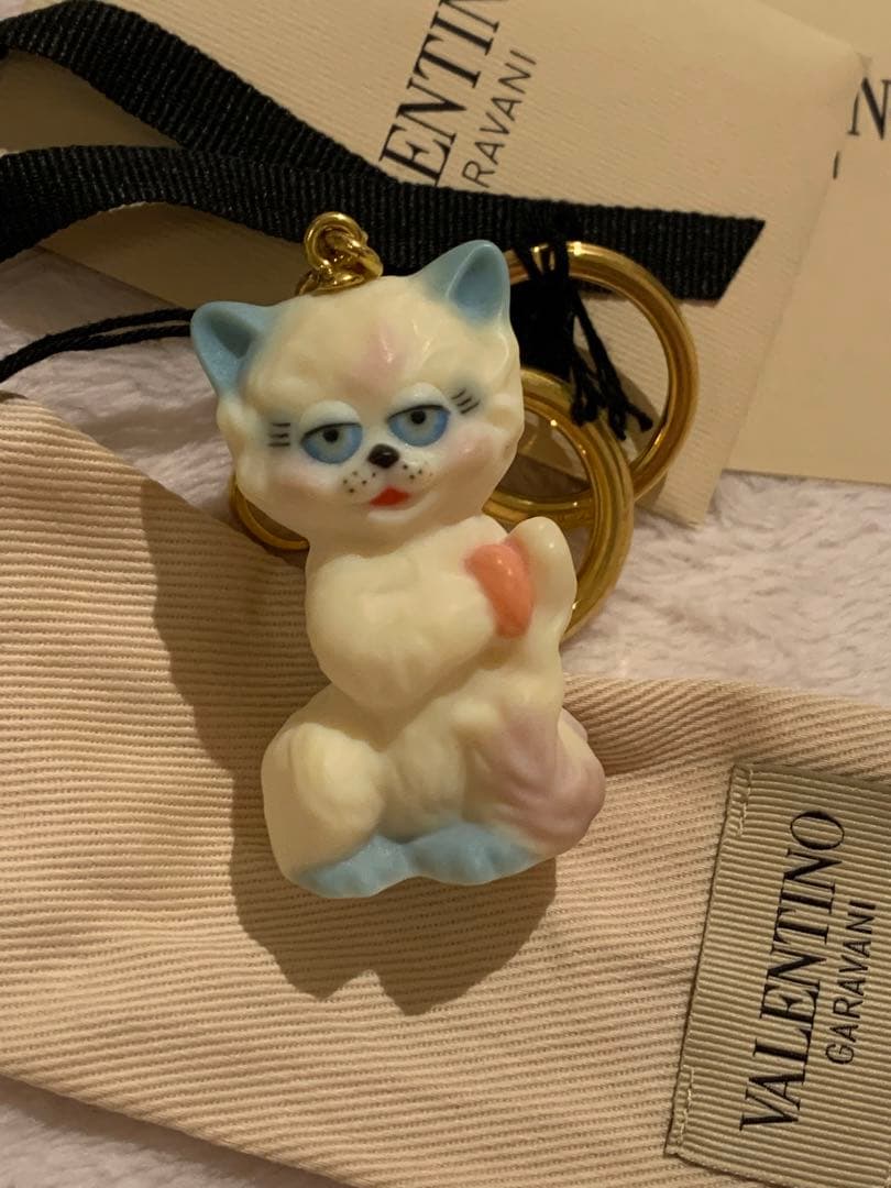 RISA新品VALENTINO GARAVANI 猫デザイン キーホルダー