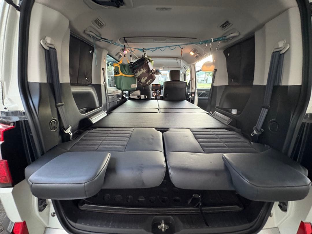 デリカD5専用ベッドキットの天板ブラック