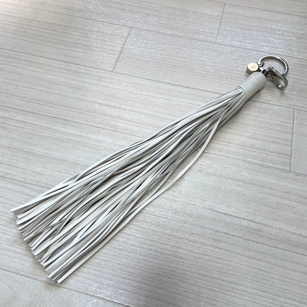 TOD’S トッズ タッセル フリンジ レザー キーホルダー ホワイト 白