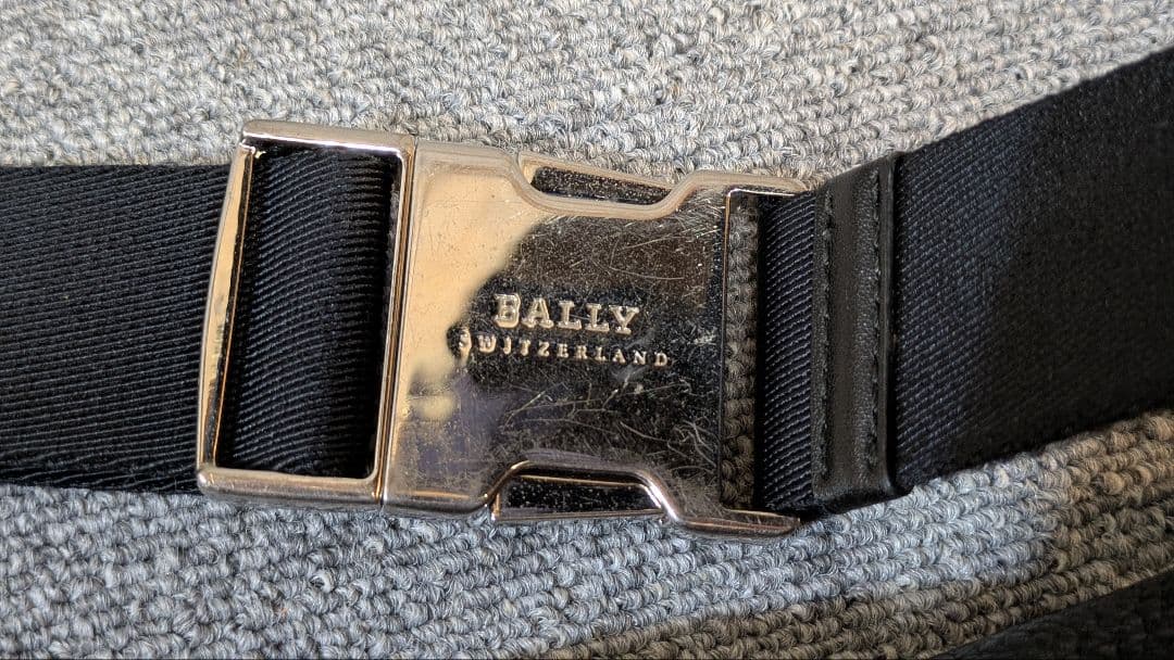 BALLY ブラック レザー ファニーパック