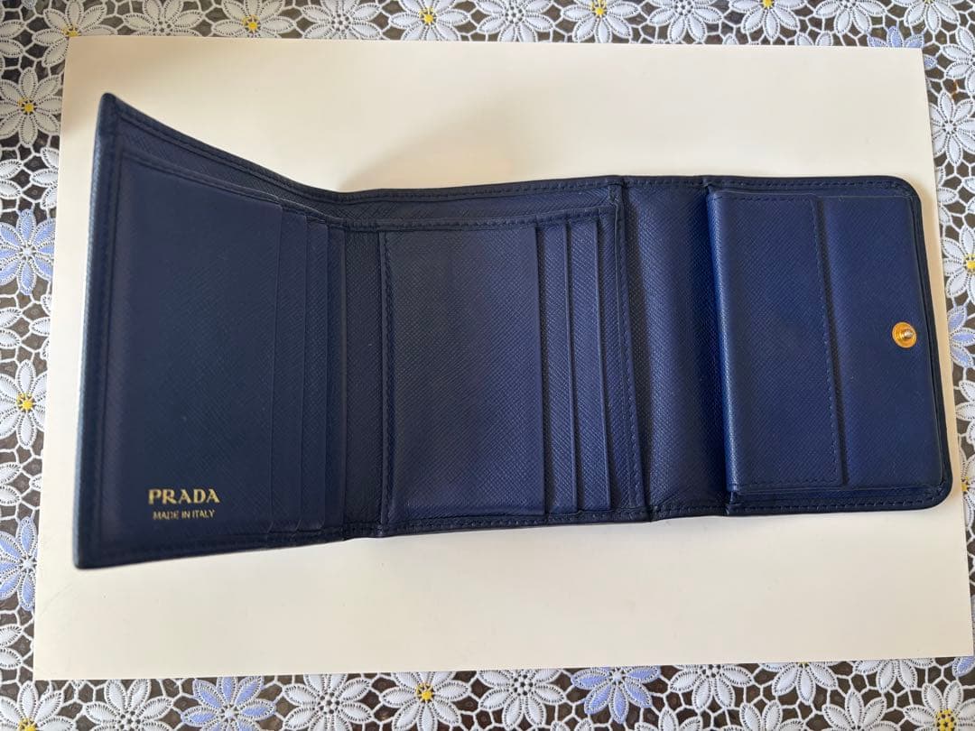 【ぷんぷん】PRADA 三つ折り財布