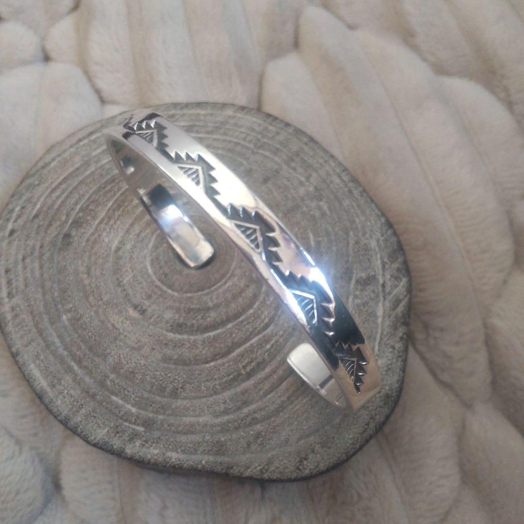 navajo・Troy Laner・OLDスタンプ ワーク ミドルバングル・希少