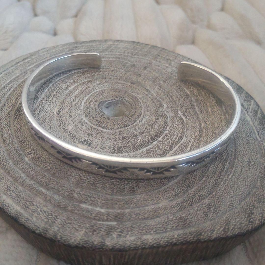 navajo・Troy Laner・OLDスタンプ ワーク ミドルバングル・希少